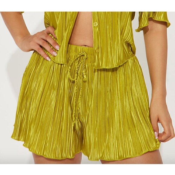 FASHION NOVA Julia Plisse Short Set Mauve Berry Satin Shiny Pull On SHORTS ONLY! - Picture 3 of 12